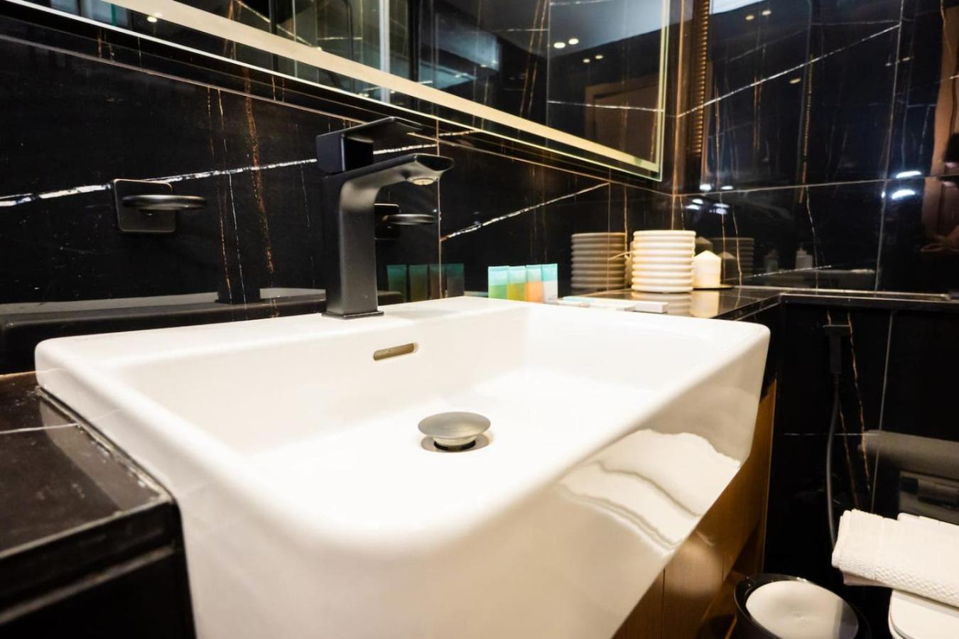 Luxury 1br On High Floor Jvc *