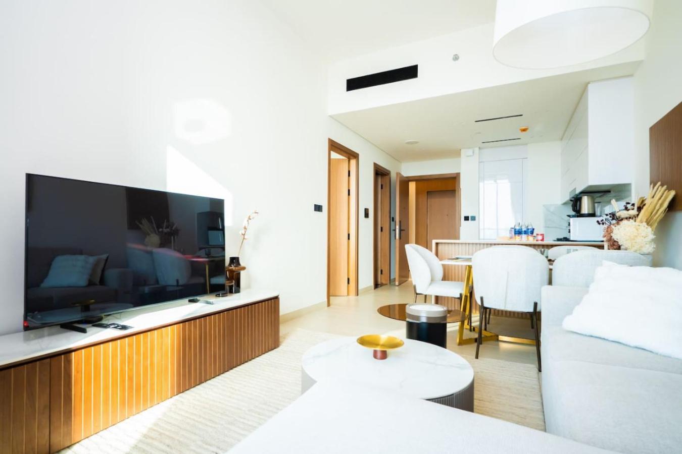 Luxury 1br On High Floor Jvc * Dubai