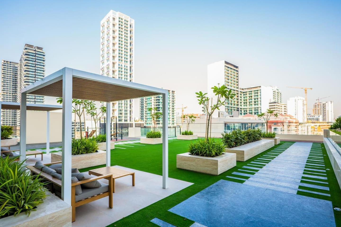 Luxury 1br On High Floor Jvc Apartment